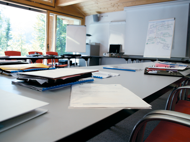 Bild eines Konferenzraumes im Tagungszentrum Sutten